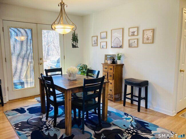 Building Photo - 16 Farview Ave