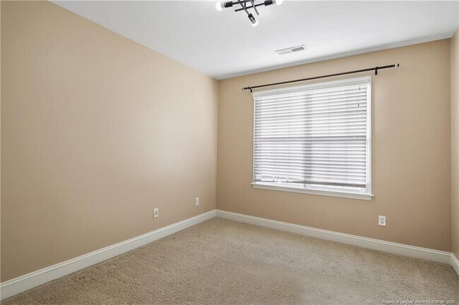 Building Photo - 147 Lamplighter Way