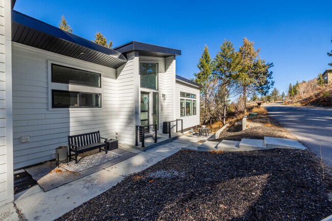 Building Photo - 255 Matterhorn Dr