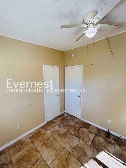 Building Photo - 2925 N 46th St