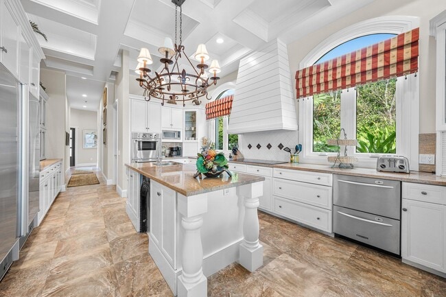 Building Photo - 2525 S Ocean Blvd