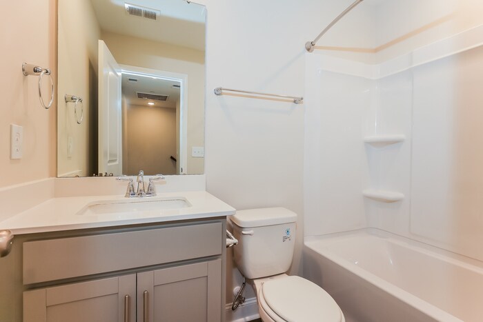 Building Photo - 224 Eagles Cliff Dr
