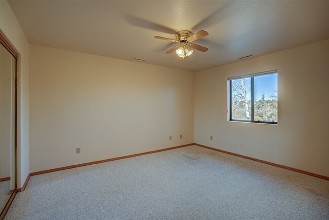 Building Photo - 3 Bedroom, 2.5 Bathroom Home For Rent in P...