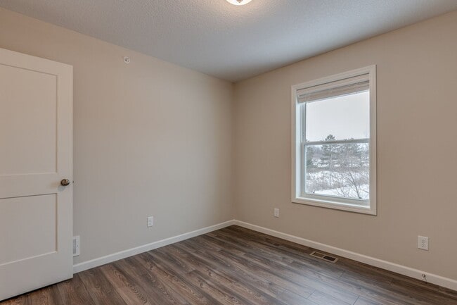 Building Photo - Newer Construction for RENT 3bd 3ba 2 car attached garage END UNIT available Jan 2026