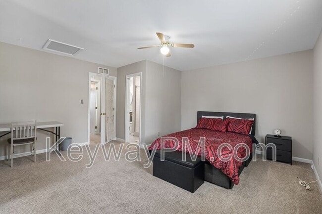 Building Photo - 547 Pheasant Run Dr