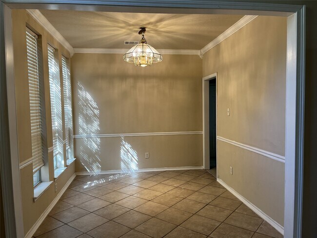 Building Photo - 2903 Surrey Trail Ln