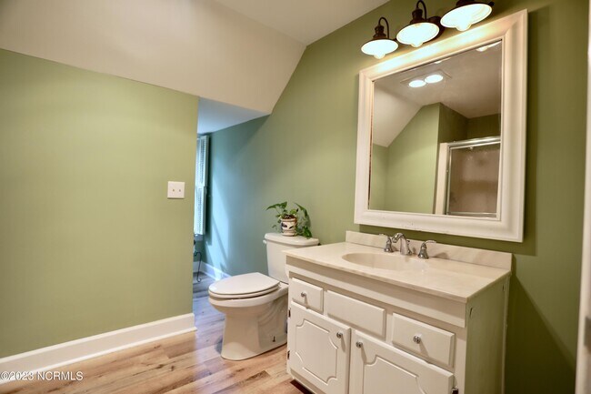 Building Photo - 25 Villagewood Cir