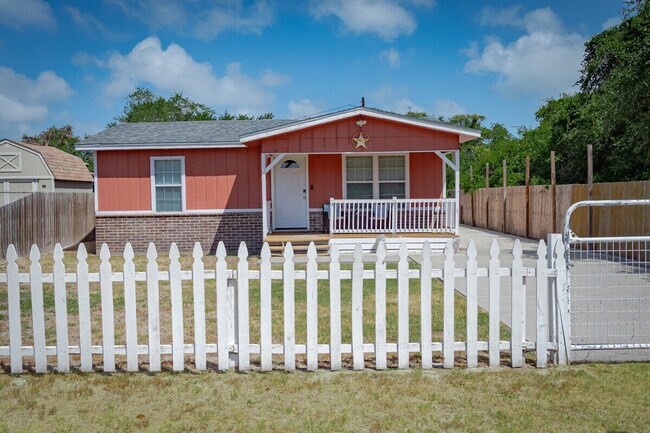 Building Photo - 1131 S 8th St