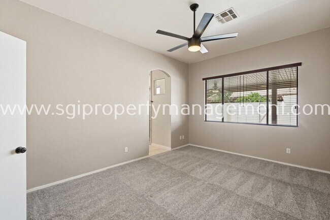 Building Photo - 13178 W Rimrock St