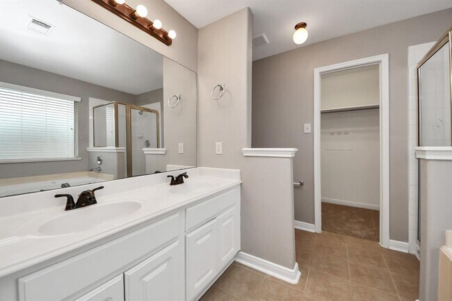 Building Photo - 7447 Oakwood Canyon Dr