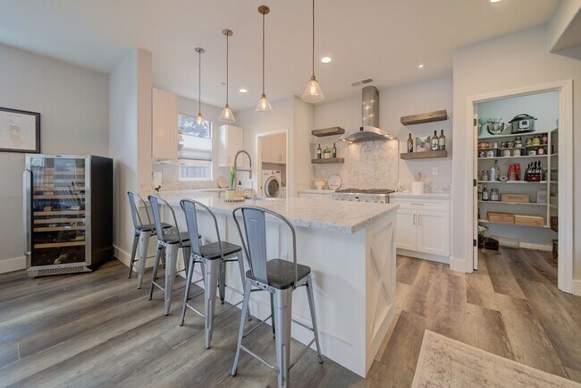 Building Photo - Modern Elegance in the Heart of North Napa