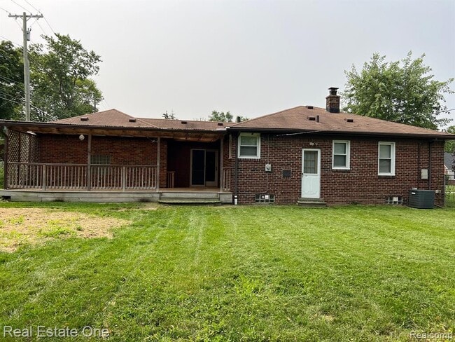 Building Photo - 13630 Balfour Ave