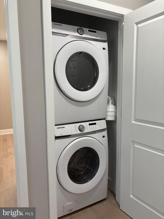 Building Photo - 2840 W Girard Ave