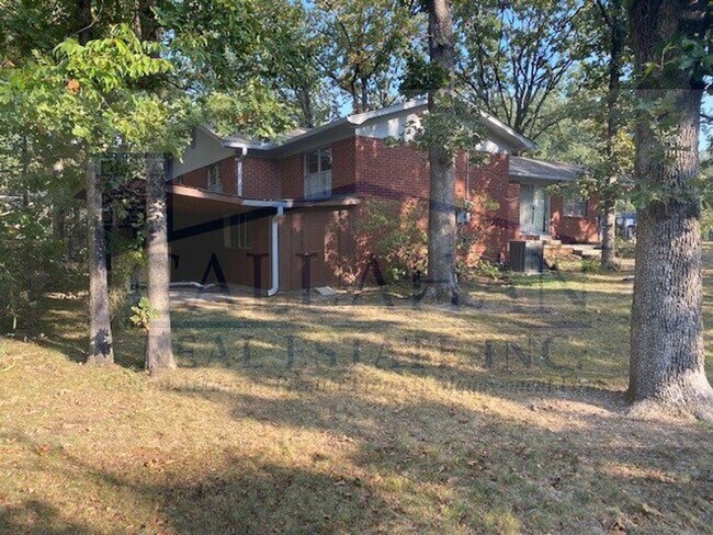 Building Photo - Lakewood 3 bedroom Home