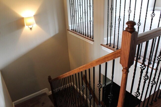 Building Photo - 9308 Villa Norte Dr