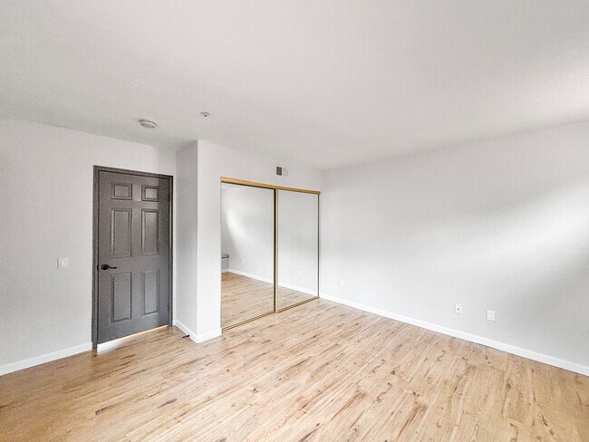 Building Photo - Spacious & Upgraded 4 Bedroom, 3 Bath Home...