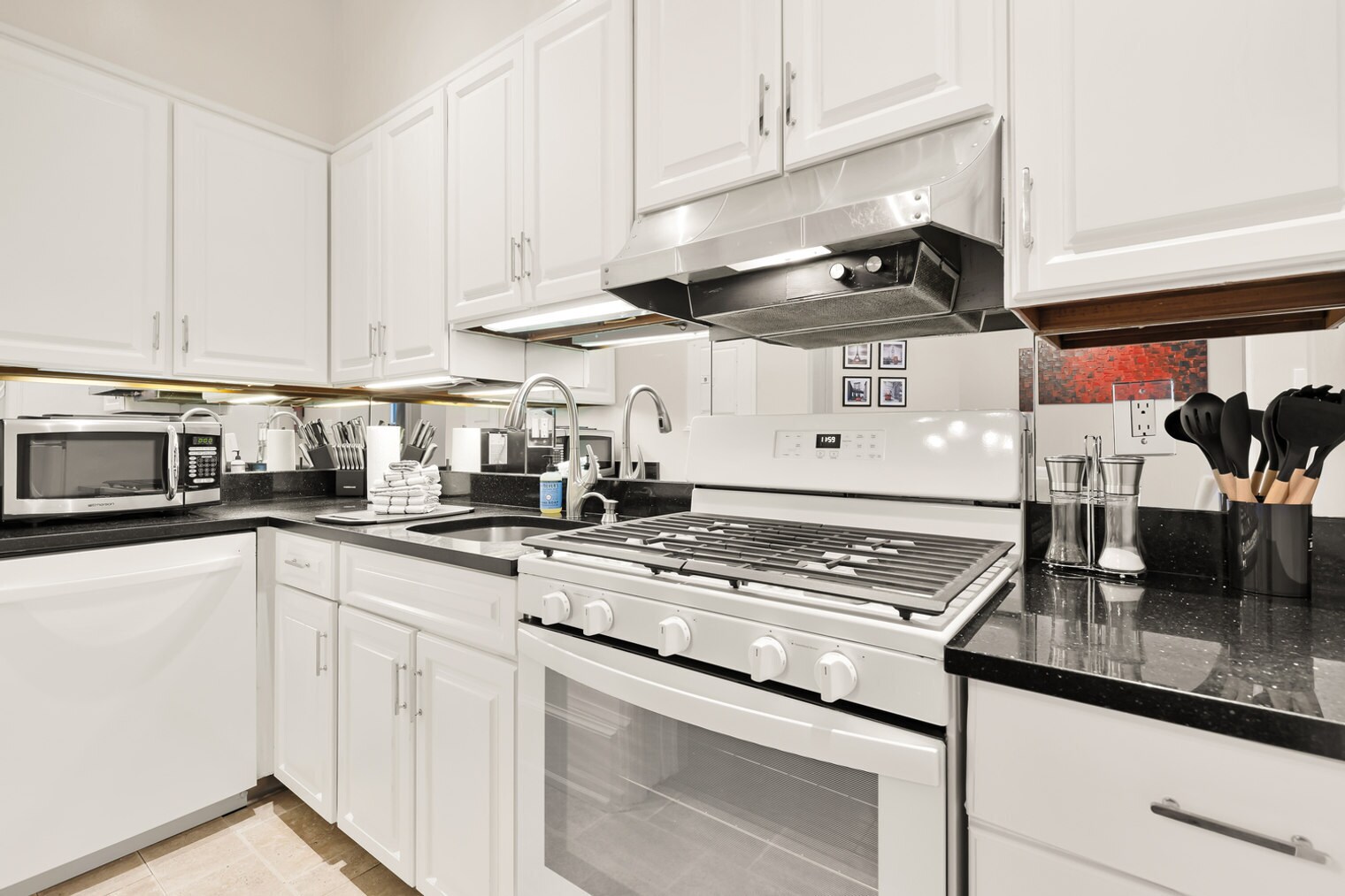 Building Photo - 1740 R St NW