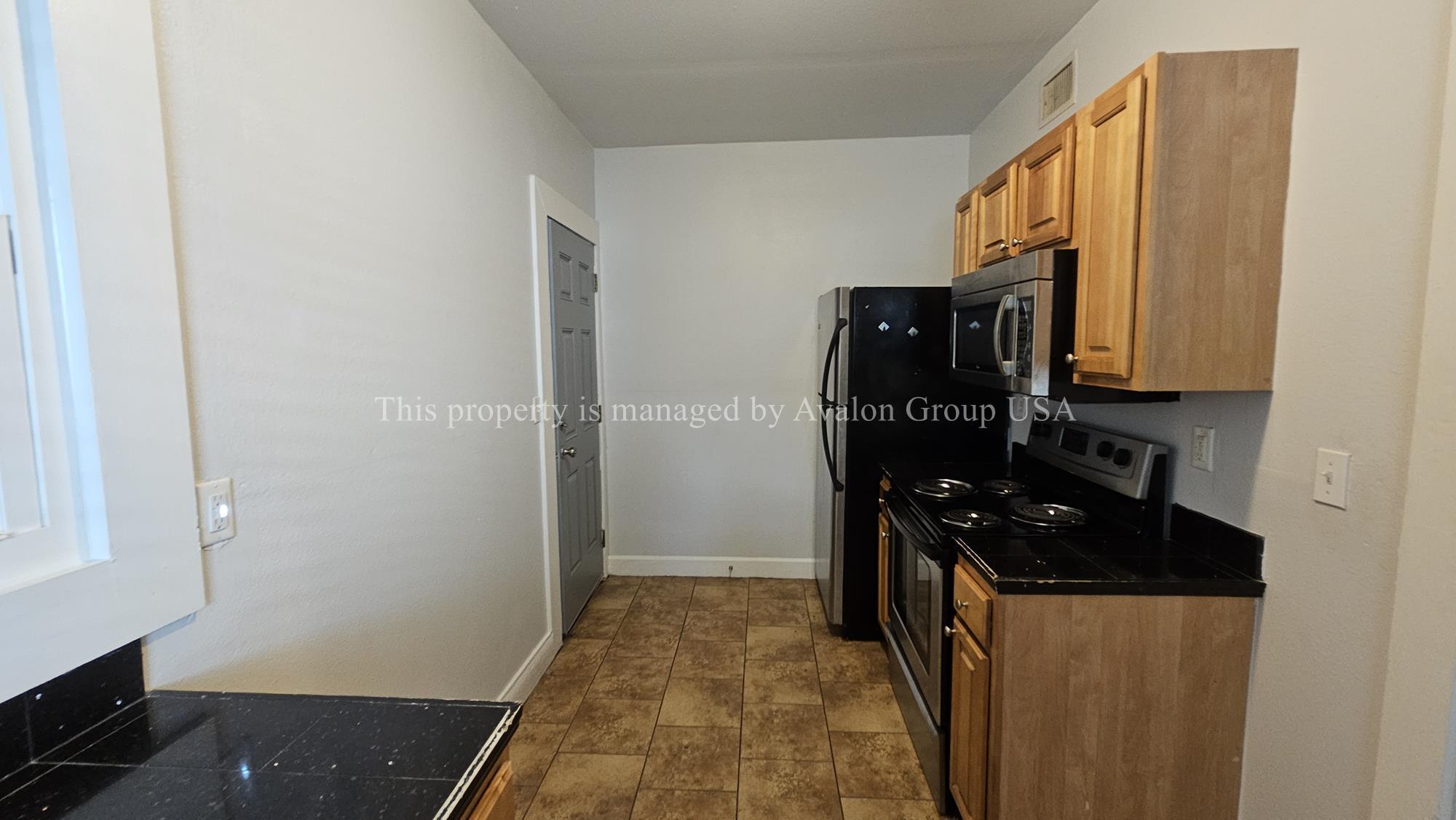 Building Photo - 2655 College St