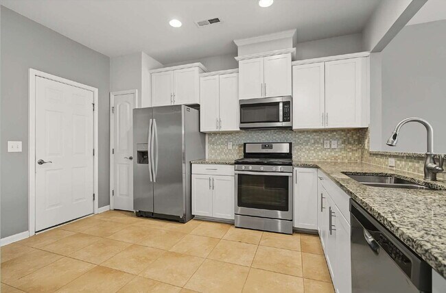 Building Photo - 3-Bed Townhome in Brier Creek
