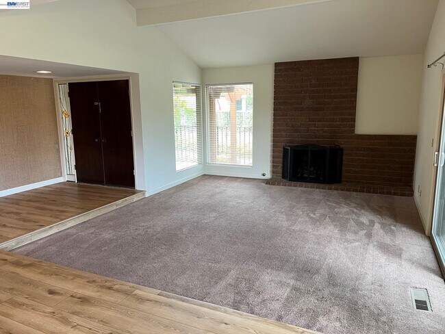 Building Photo - 703 Paradise Valley Ct