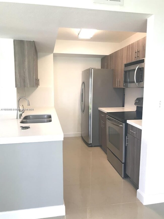 Building Photo - 10691 SW 155th Pl