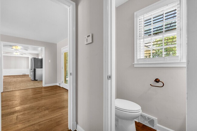 Building Photo - Newly Renovated 4-Bedroom Home in Germanto...