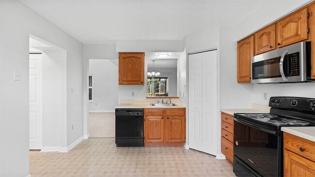 Building Photo - 602 Cassandra Dr