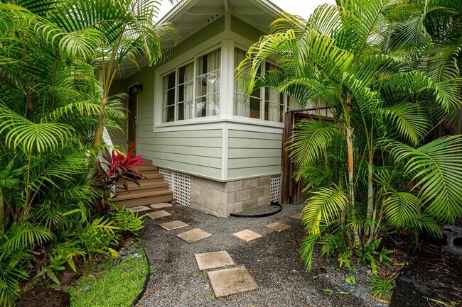 Building Photo - 41-020 Ehukai St