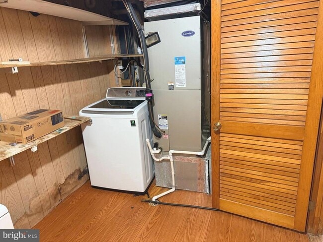 Building Photo - 5052 Lakeland Ct