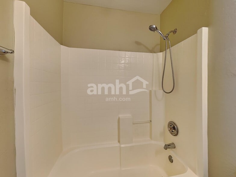 Building Photo - 10406 W Miami St