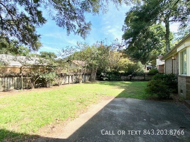 Building Photo - 654 McCutchen St