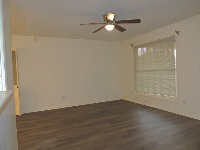 Building Photo - 1113 Strickland Bridge Rd