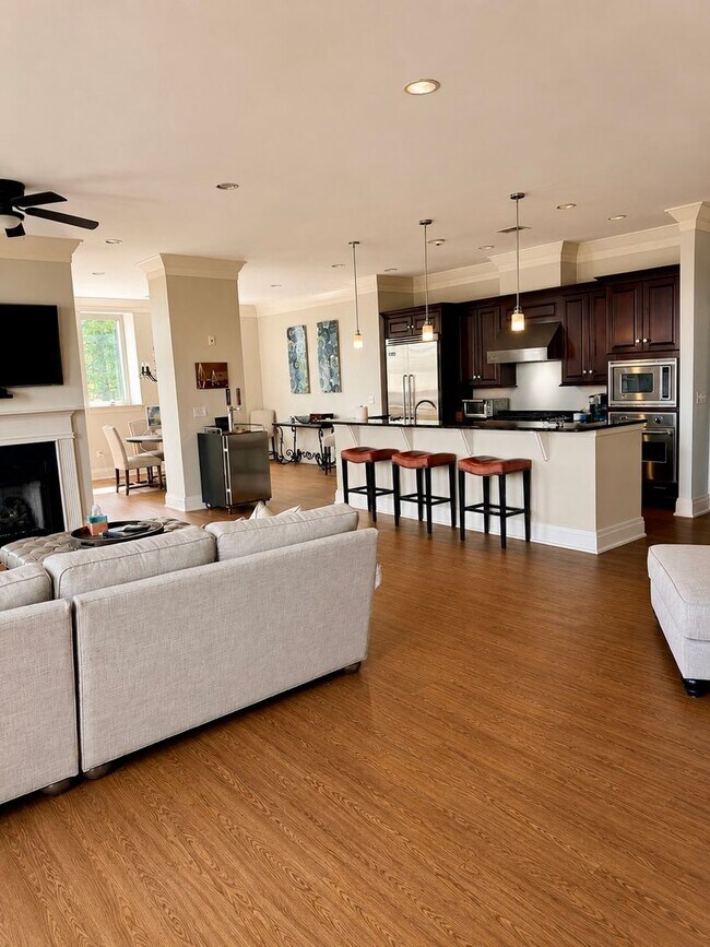 Building Photo - Luxury Lowcountry Waterfront Living at The Tides