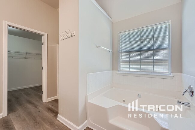 Building Photo - 4289 Defoors Farm Trail