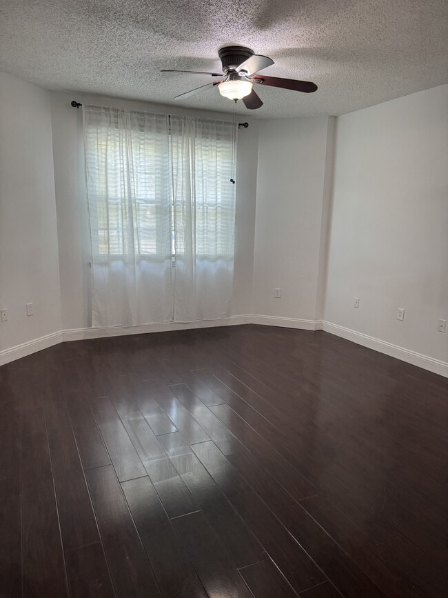 Building Photo - 10831 Windsor Walk Dr