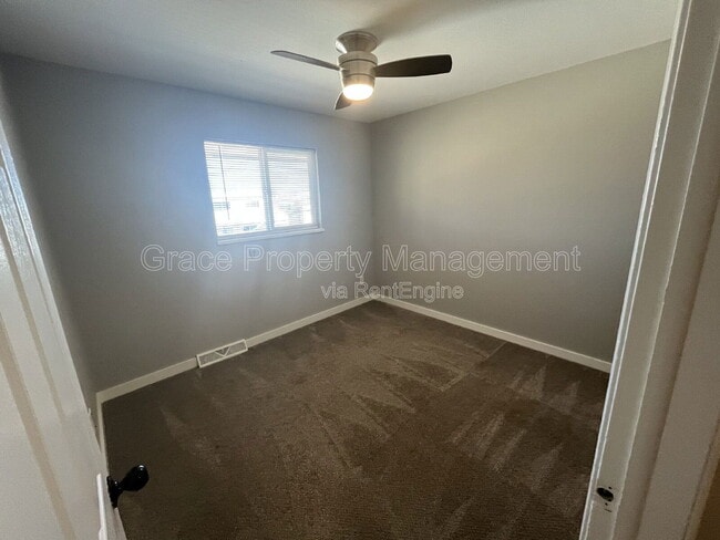 Building Photo - 1137 Milky Way