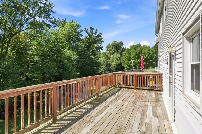 Building Photo - 1008 Cloverton Dr