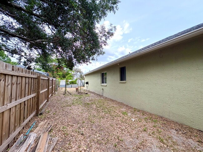 Building Photo - Charming 3-Bedroom Home in the Sought-Afte...