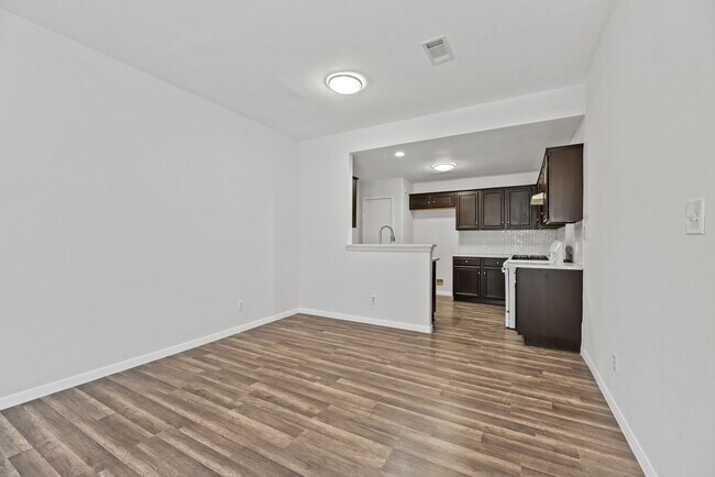 Building Photo - 18210 Beaverdell Dr