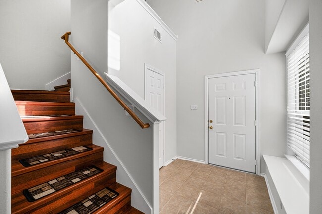 Building Photo - 36 Ledgestone Pl