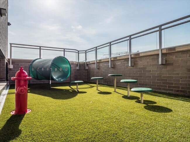 Building Photo - 4836 Rugby Ave