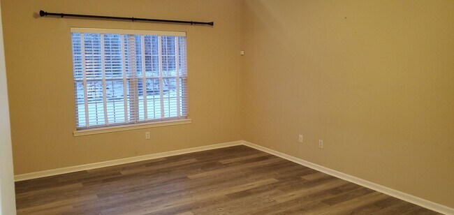 Building Photo - 3 bd, 2 ba house in SW Katy Lake Estates subdivision, fenced, w/d included, corner lot