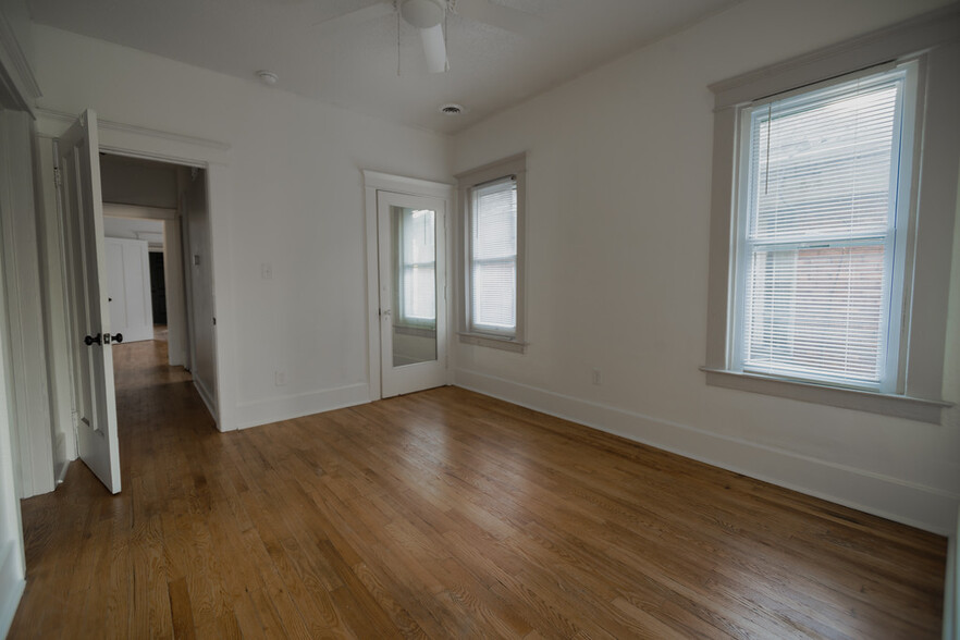 bedroom 2 (view 2) - 2046 Clairmount St