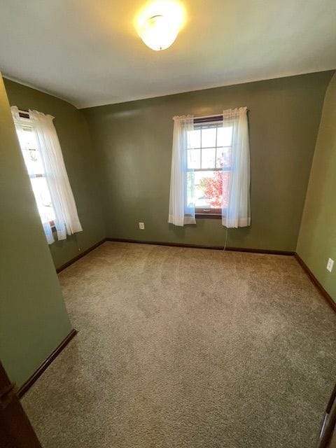 Building Photo - Single family home with access to Lake Eerie!