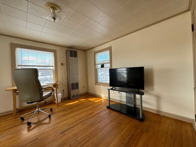 Living room - 12 Durant Ter