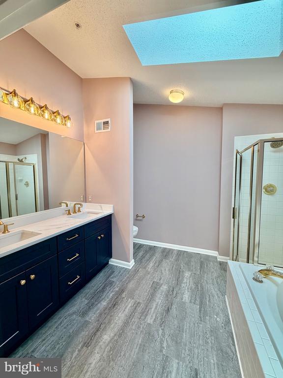 Building Photo - 15108 Cider Wood Ct