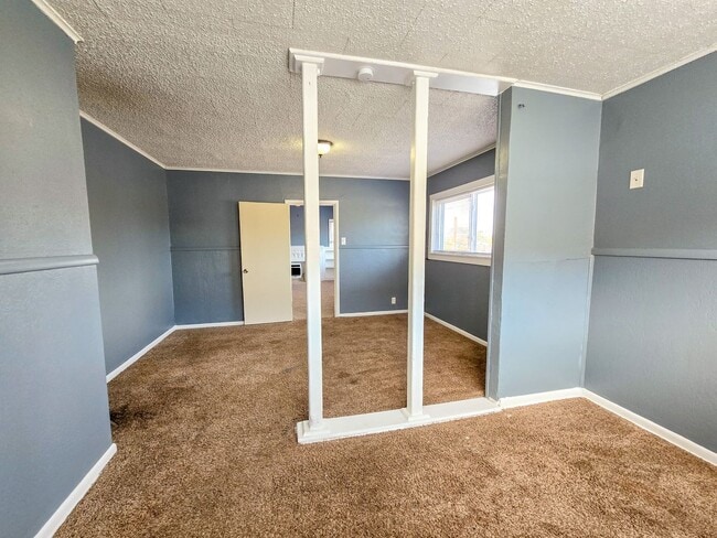 Building Photo - 3 Bed home in Shawnee!