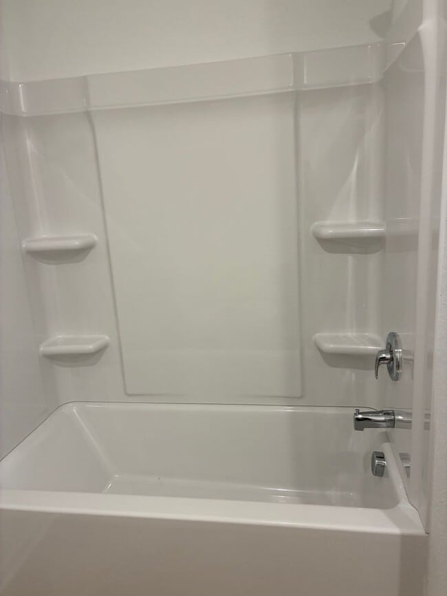 Building Photo - 1406 Manor Ct