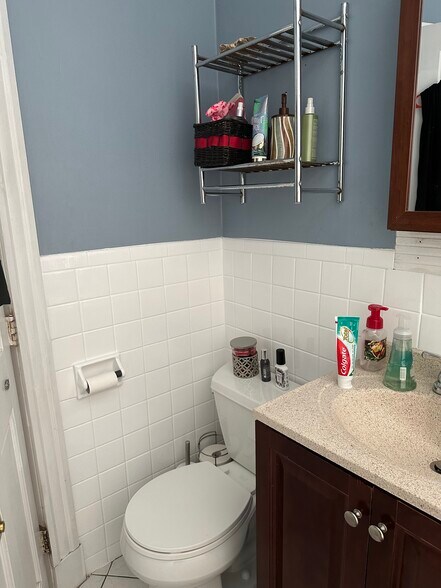 Building Photo - 24 Olcott St