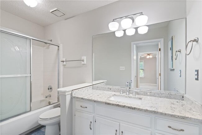Building Photo - 1731 Twin Brooks Dr SE
